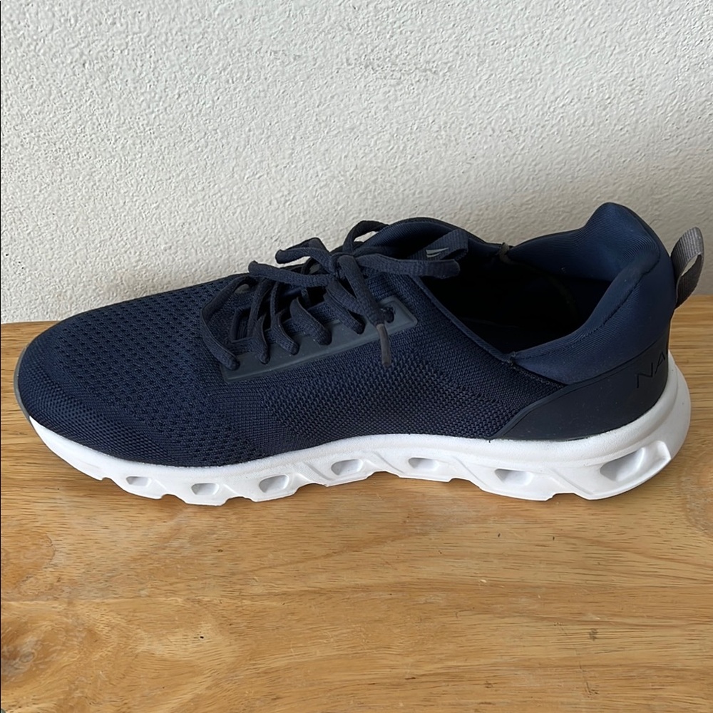 NWOT Nautica Men's Navy Sneakers - Picture 7 of 10